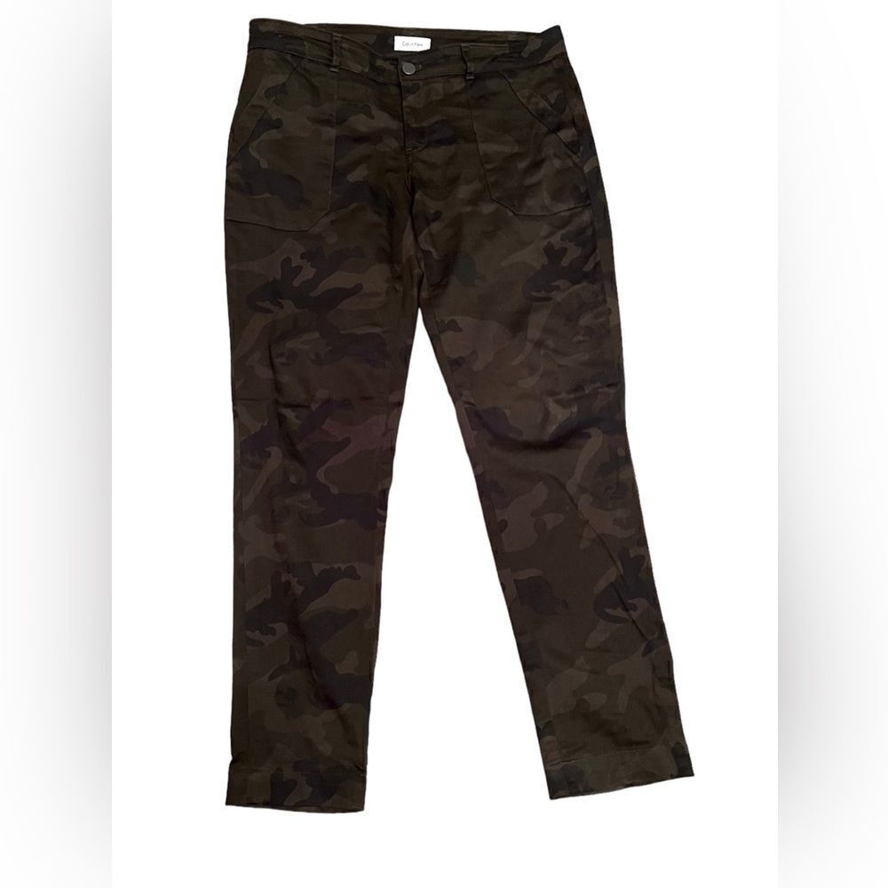 Calvin Klein Green Camo Ankle Length Pants Size 6 EUC